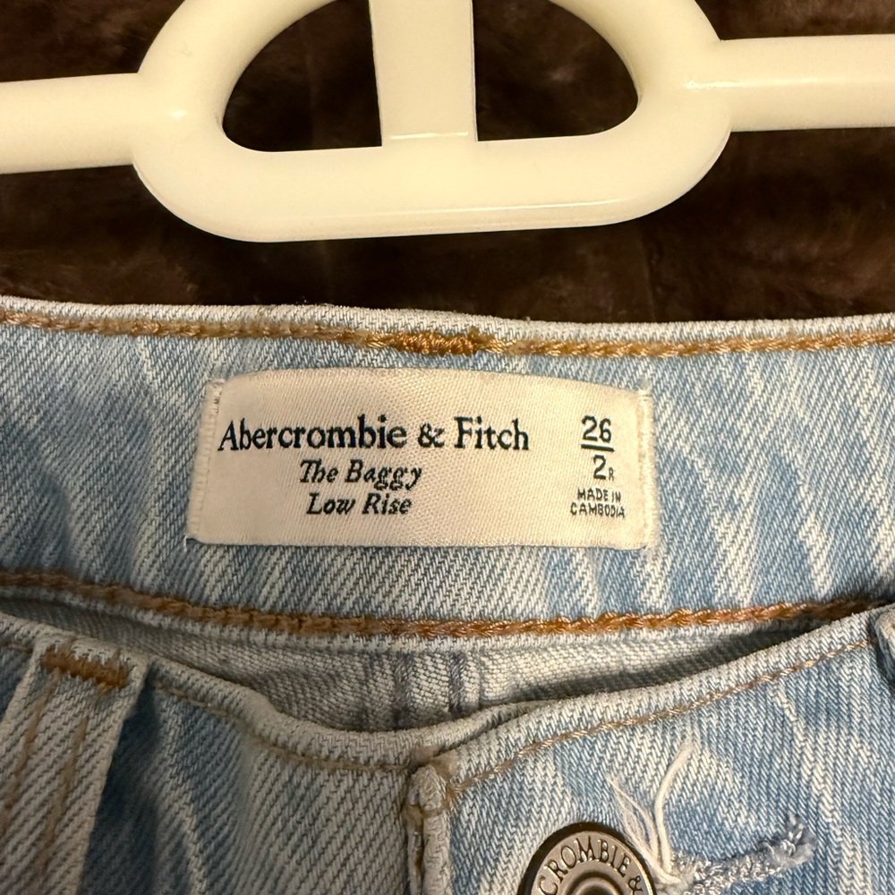 Low Rise Jeans - Picture 2 of 3